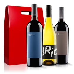 Mixed_wine_trio_in_red_gift_box